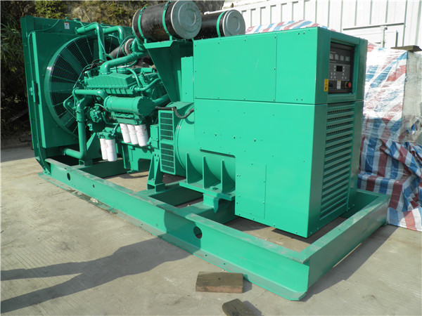 岑巩出租发电机 发电机组厂家：柴油发电机组的控制屏的作用是什么？