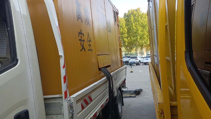 岑巩如何判断柴油发电机组和UPS电源的切换时间是否符合要求？