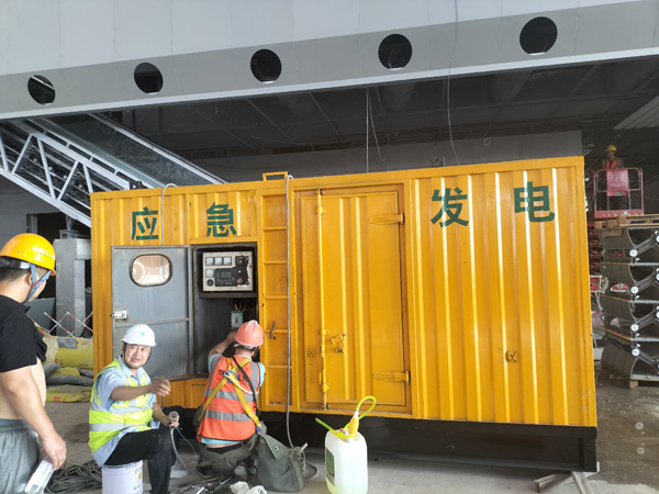 岑巩怎样判断空气滤清器是否需要更换？