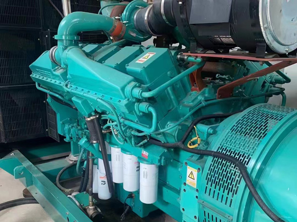 岑巩更换100kW柴油发电机组机油时，需要注意哪些事项？